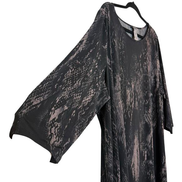 Catherines Black and Brown Snake Print Tunic with 3/4 sleeves Size 2X - Picture 2 of 4